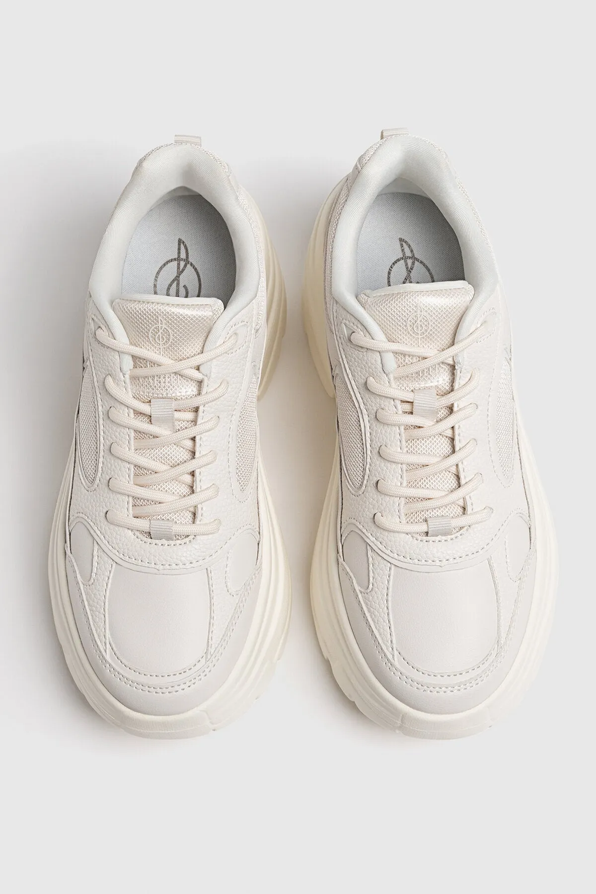 Extra Removal Based Sneakers