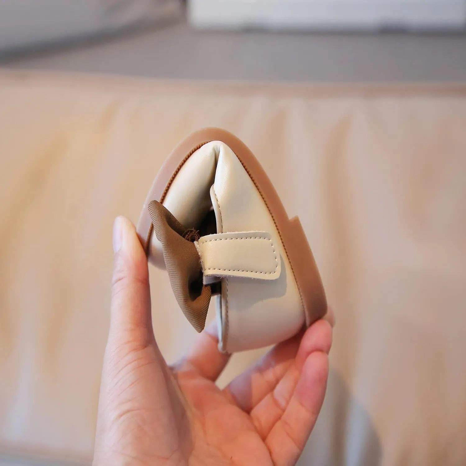 Fashion Autumn Girls Casual Shoes Thick Bottom Flat Round Toe Bow Hook Loop Dress Shoes Water Boots for Kids