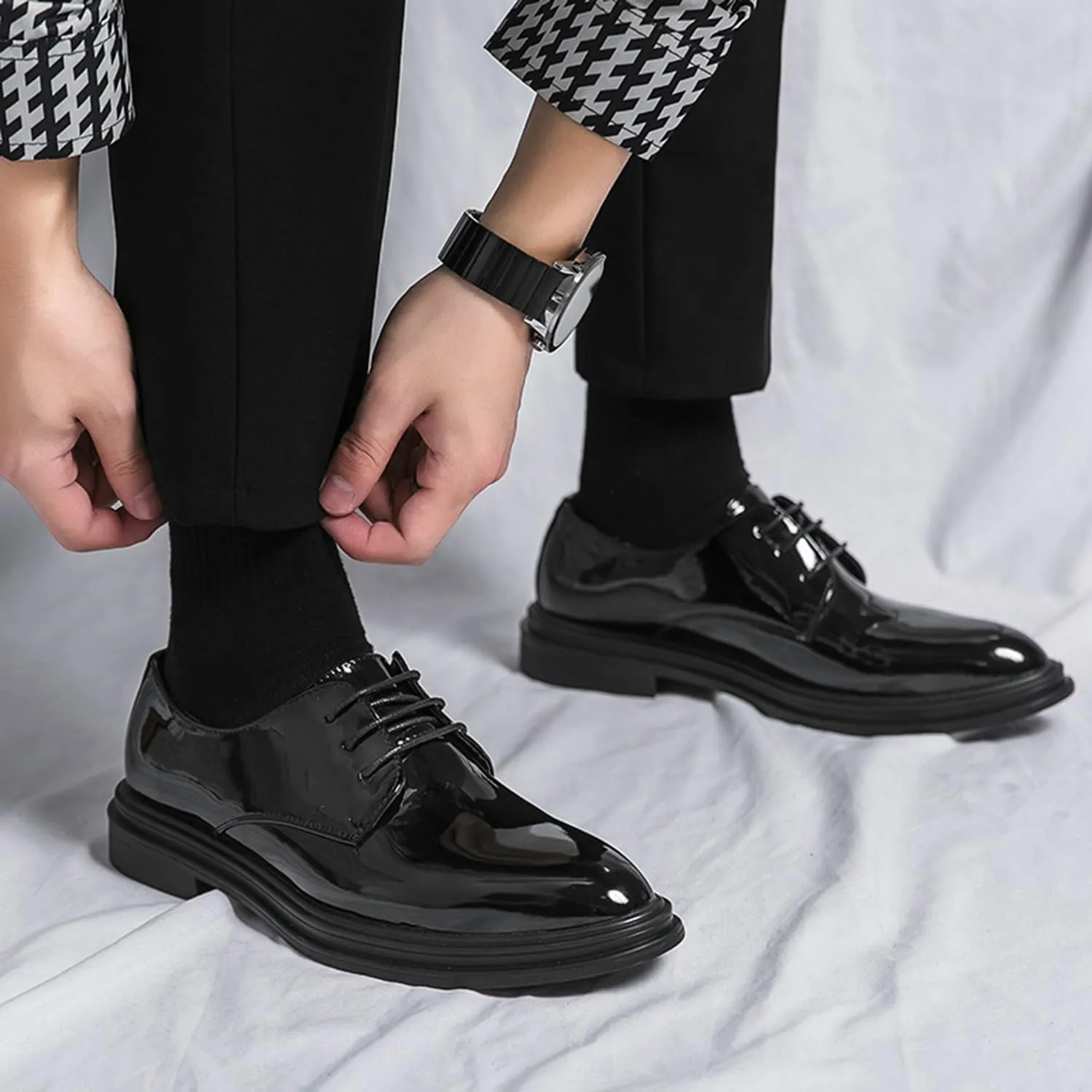 Men's Oxfords Casual Dress Shoes Shiny Flat Patent Leather Lace Up Shoes for Men Business Work Shoes