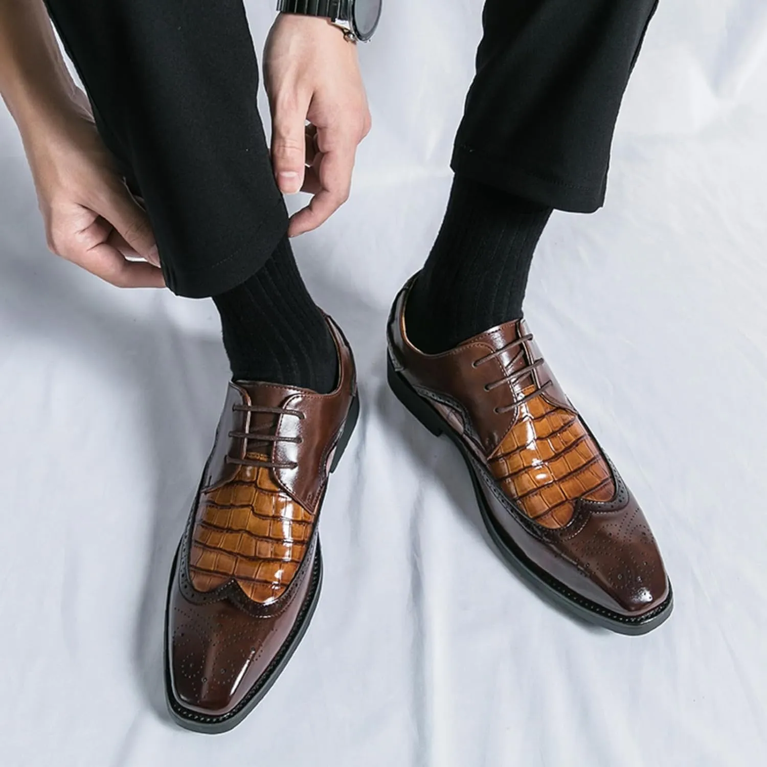 Mens Retro Stone Grain Patent Leather Lace Up Brogue Dress Oxfords Shoes Low Top Chunky Heels Non-Slip Casual Wingtip Derby Shoes for Business Casual Dress Prom Party