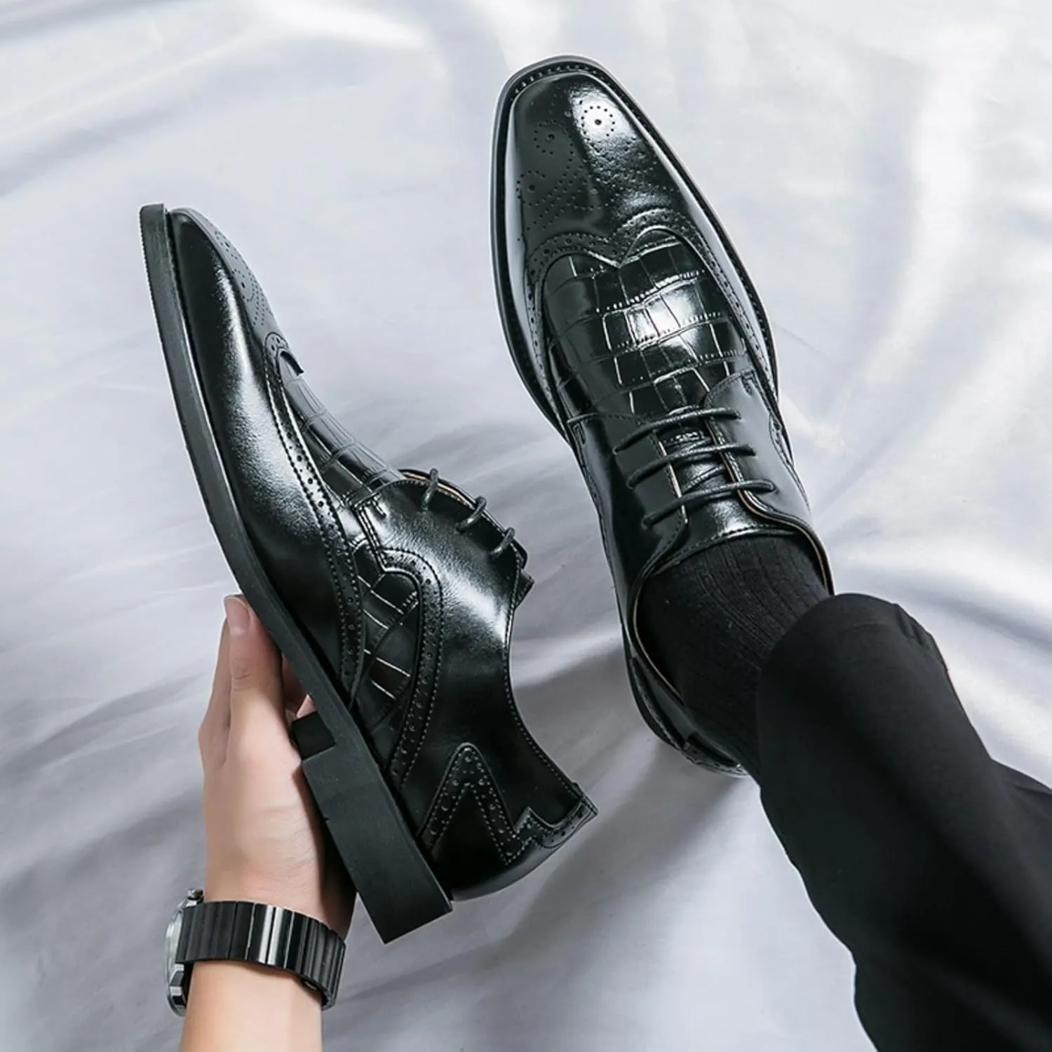 Mens Retro Stone Grain Patent Leather Lace Up Brogue Dress Oxfords Shoes Low Top Chunky Heels Non-Slip Casual Wingtip Derby Shoes for Business Casual Dress Prom Party