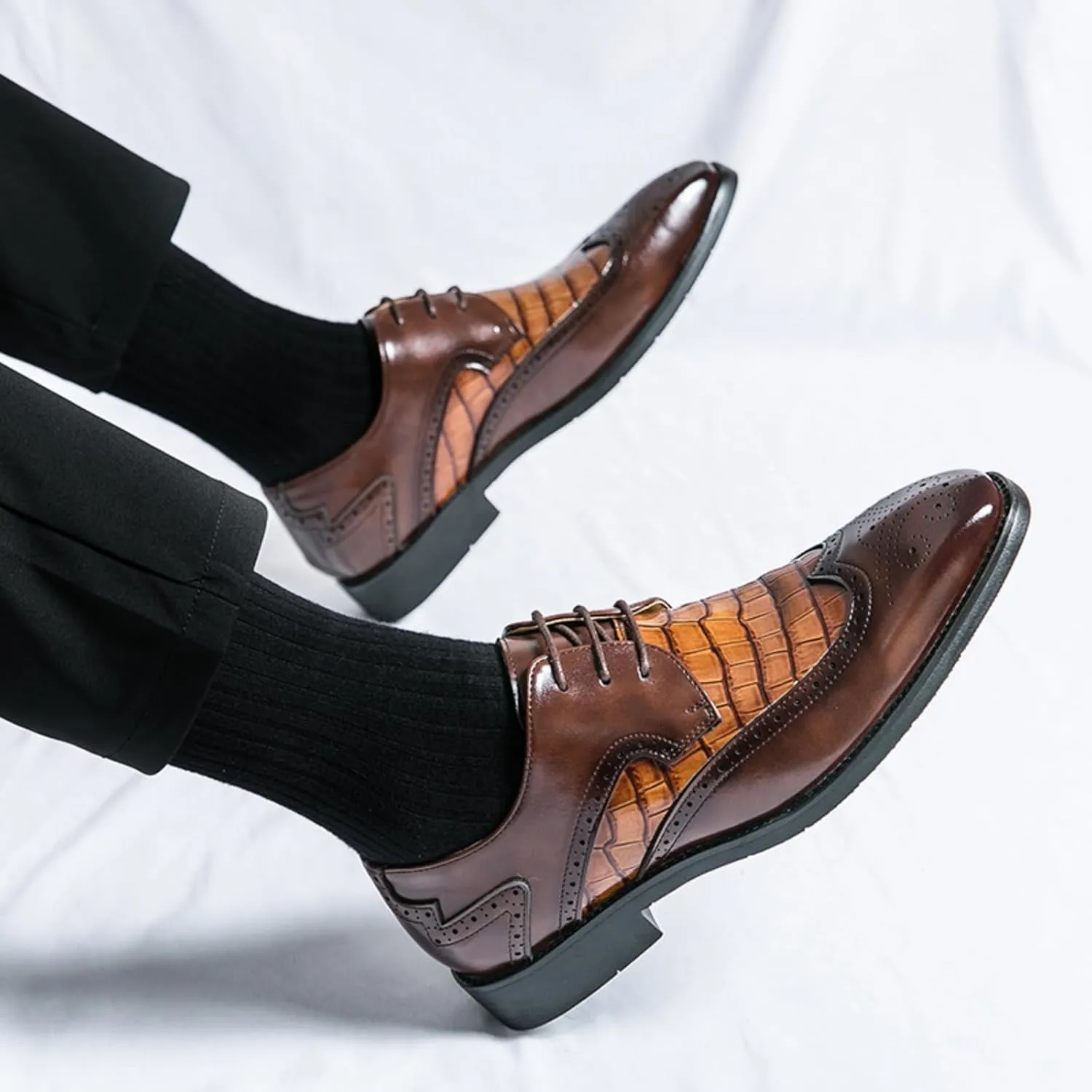 Mens Retro Stone Grain Patent Leather Lace Up Brogue Dress Oxfords Shoes Low Top Chunky Heels Non-Slip Casual Wingtip Derby Shoes for Business Casual Dress Prom Party