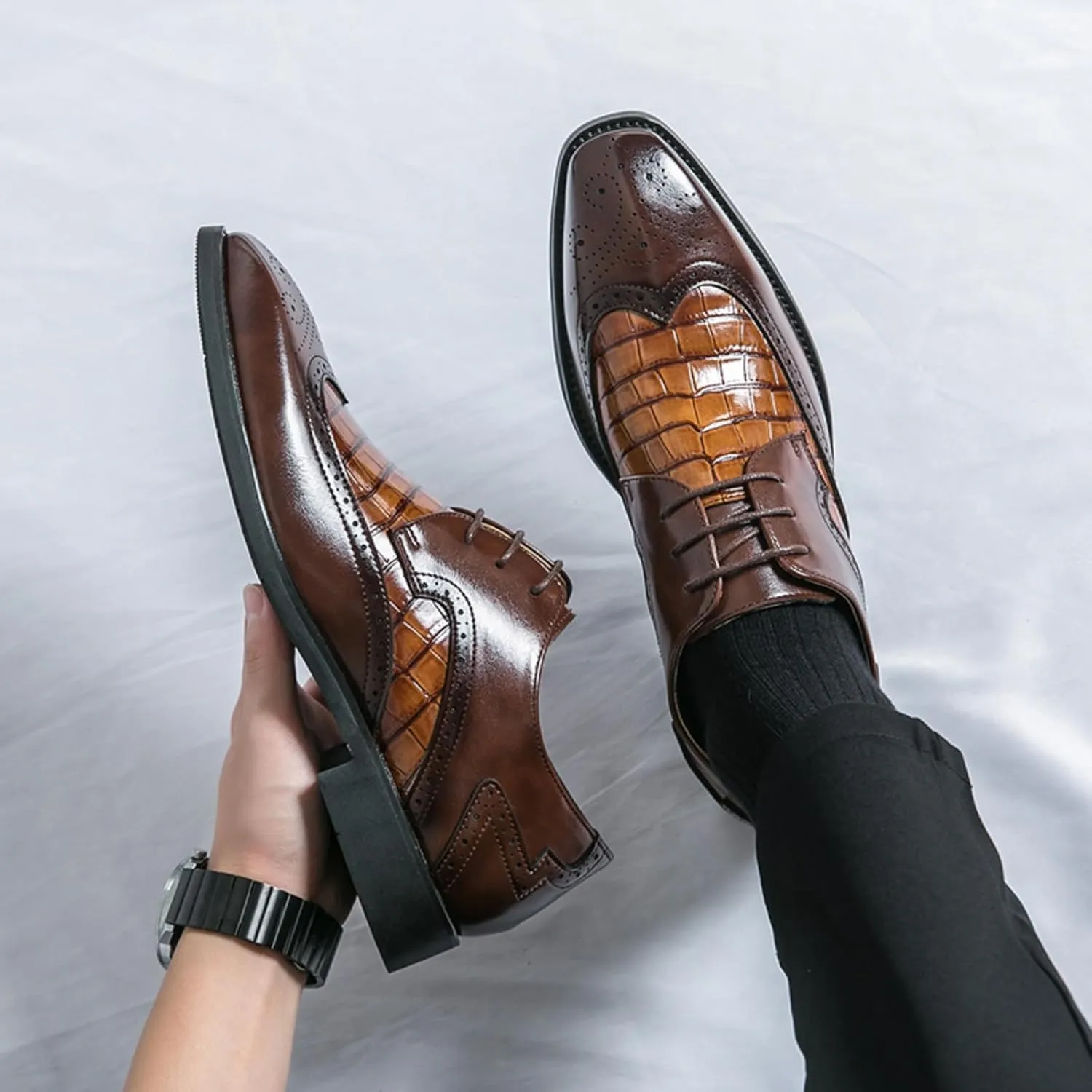 Mens Retro Stone Grain Patent Leather Lace Up Brogue Dress Oxfords Shoes Low Top Chunky Heels Non-Slip Casual Wingtip Derby Shoes for Business Casual Dress Prom Party