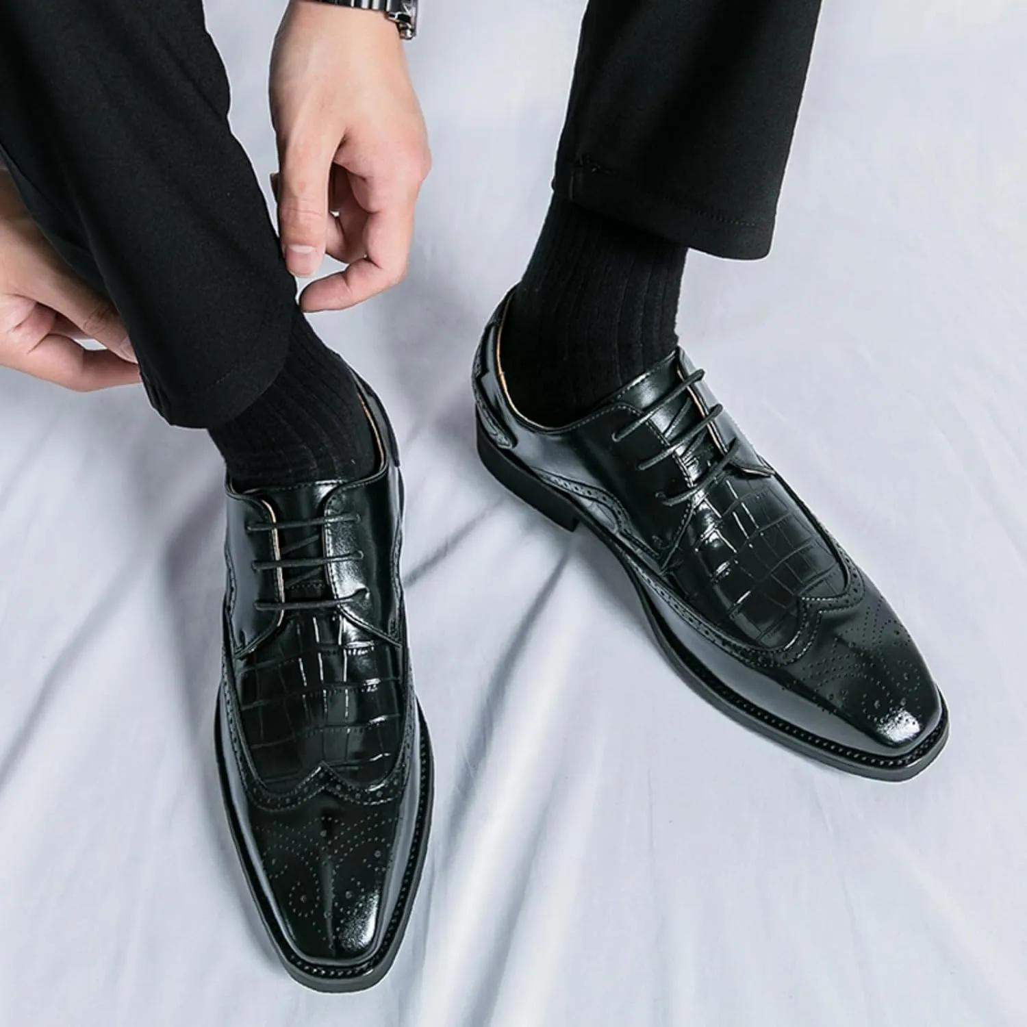 Mens Retro Stone Grain Patent Leather Lace Up Brogue Dress Oxfords Shoes Low Top Chunky Heels Non-Slip Casual Wingtip Derby Shoes for Business Casual Dress Prom Party